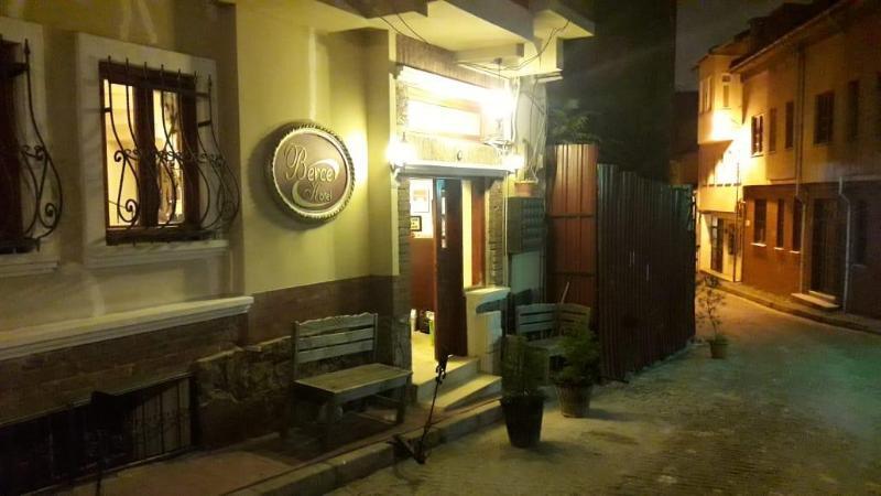 Berce Hotel Istanboel Buitenkant foto