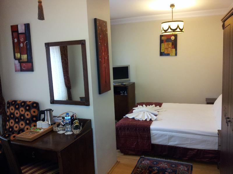 Berce Hotel Istanboel Buitenkant foto