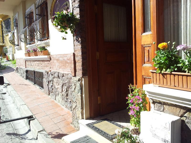 Berce Hotel Istanboel Buitenkant foto