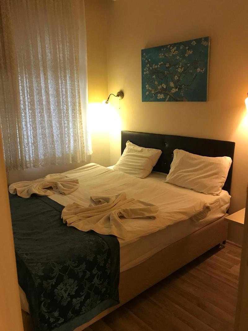 Berce Hotel Istanboel Buitenkant foto