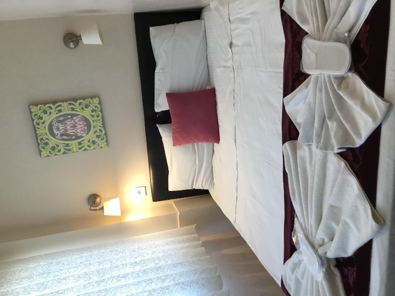 Berce Hotel Istanboel Buitenkant foto