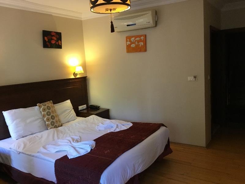 Berce Hotel Istanboel Buitenkant foto