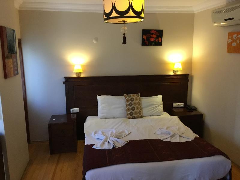 Berce Hotel Istanboel Buitenkant foto