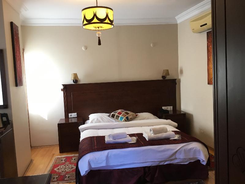 Berce Hotel Istanboel Buitenkant foto