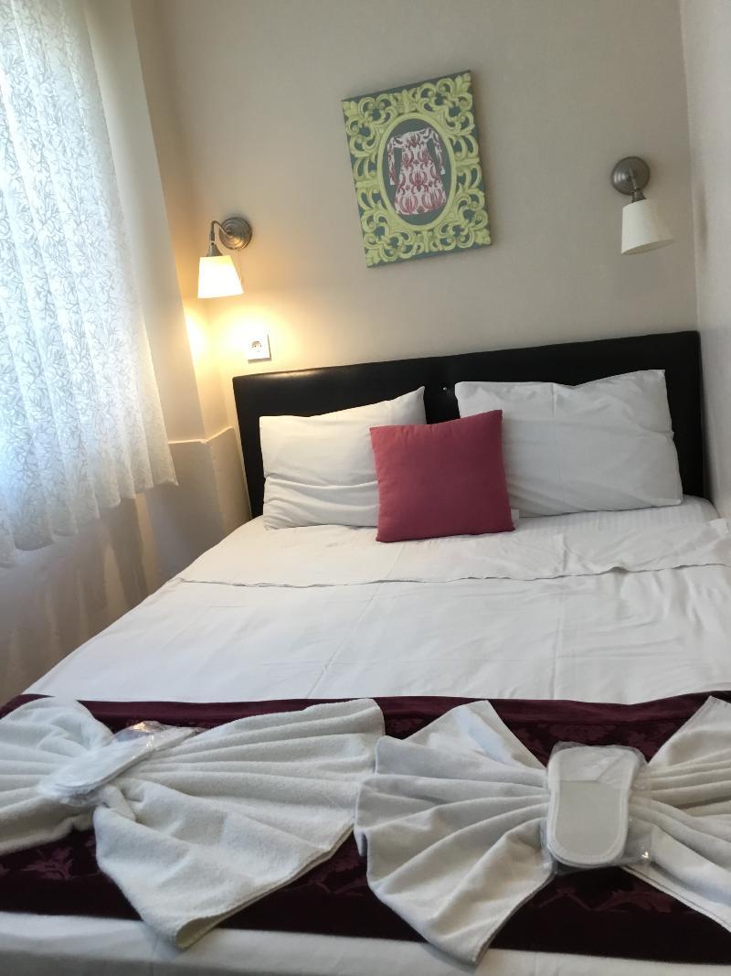 Berce Hotel Istanboel Buitenkant foto